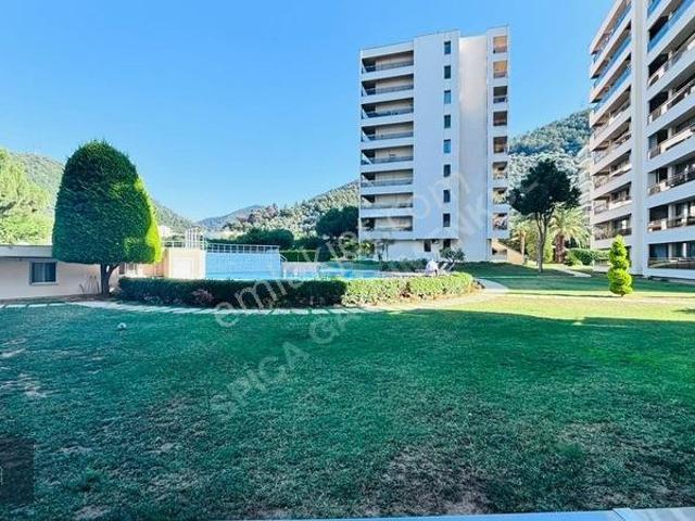 Narlıdere Çağlayan Sitesi 4+1 Satılık Daire