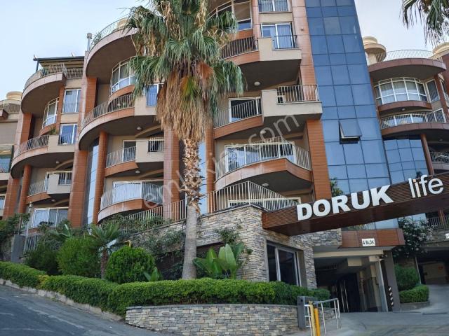 Narlıdere Doruk Life Sitesinde Satılık Ultra Lüks Havuzlu Asansörlü Köşe Villa