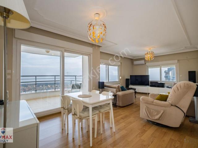 Narlıdere Deniz Manzaralı Otoparklı Site İçi Satılık 3+1 Daire