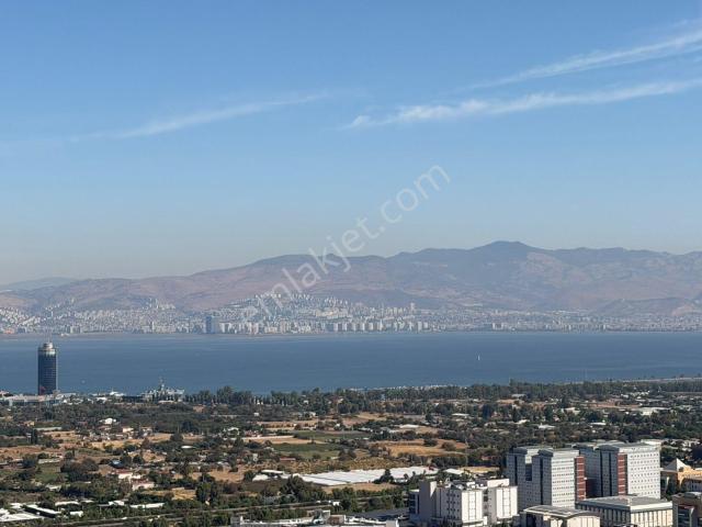 Narlıderede Site İçinde 3+1 Havuzlu Deniz Ve Doğa Manzaralı Arakat