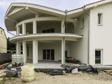 Narożny budynek z tarasami, 709 m², inwestycja
