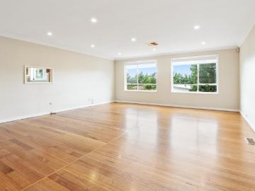 Narrabundah Elegance 6 month lease only