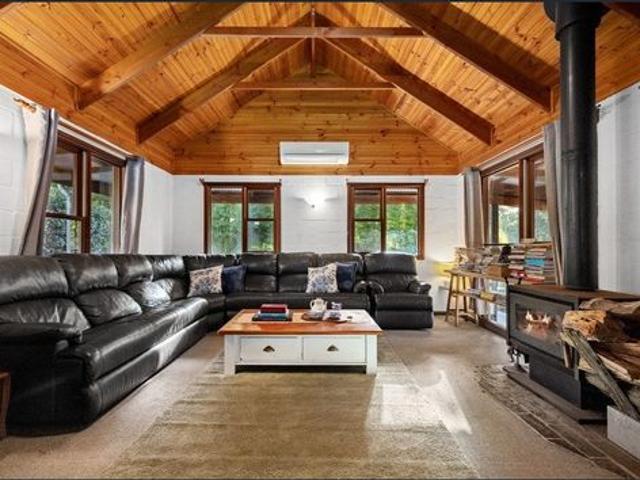 Narrawallee 4BR House for Lease $800/wk from 17 Jul 2026 — Solar & A/C