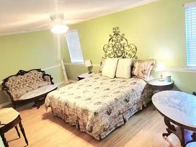 Narria L. Mathews, 12 Arrowhead Court, Brookview/Skidaway Terr.