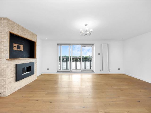 Narrow Street, Limehouse E14, 2 bed flat to rent, £2,995 pcm | PrimeLocation