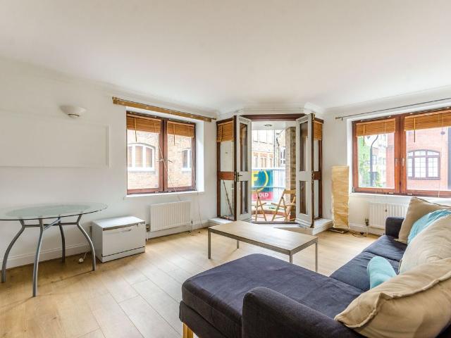 Narrow Street, Limehouse, London E14, 1 bed flat to rent, £3,034 pcm | PrimeLocation