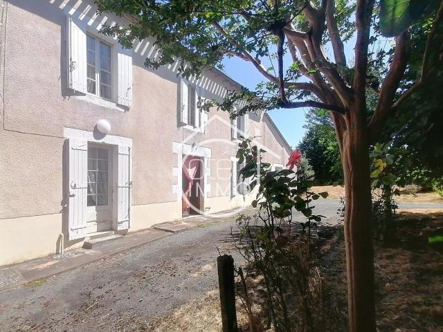 Nastringues: Propriété rurale 2 habitations à rénover, Dépe. 269m² Nastringues