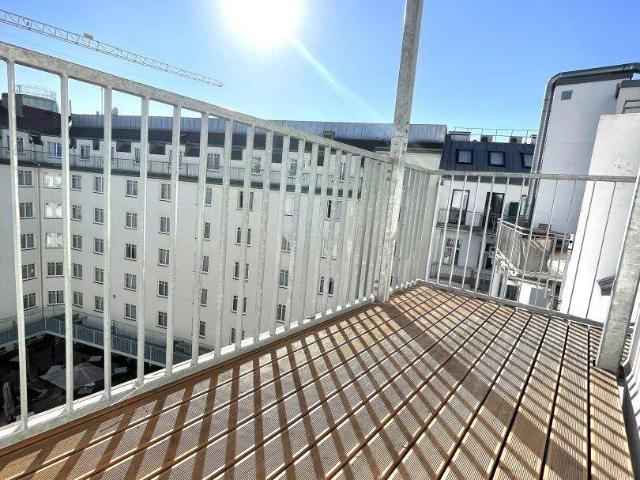Naschmarktnähe Top Sanierte 3 Zimmer Wohnung mit Balkon