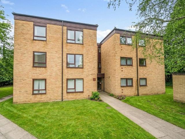 Nascot Wood, Watford, Hertfordshire WD17, 2 bed flat to rent, £1,550 pcm | PrimeLocation
