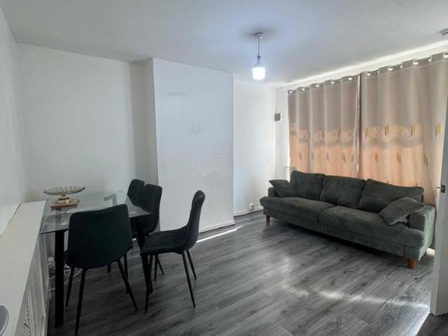 Naseby Road, Dagenham 3 bed terraced house to rent £2,250 pcm £519 pw