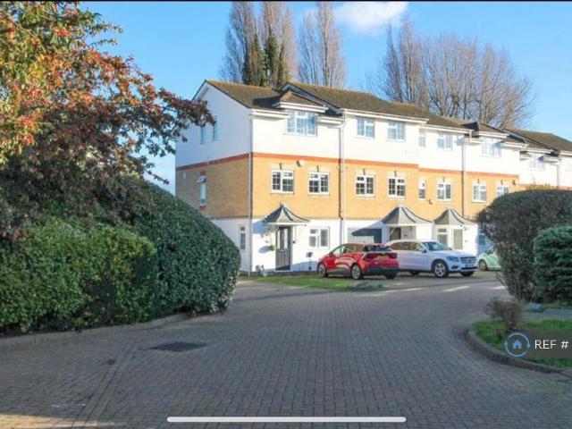 Nash Close, Sutton, SM1 4 bed end of terrace house to rent £2,800 pcm £646 pw