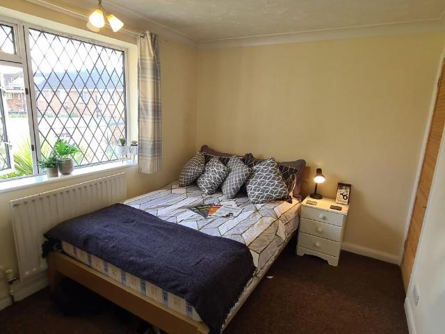 Nasmith Road 1 bed in a house share to rent £460 pcm £106 pw