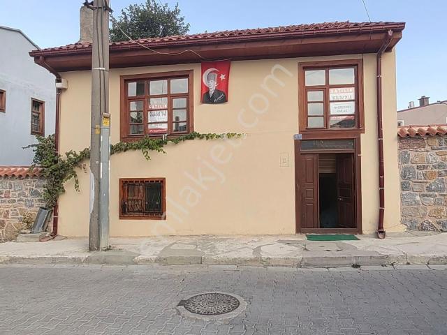 Nasreddin Emlaktan Belediye Parkı Üstü Satılık Müstakil