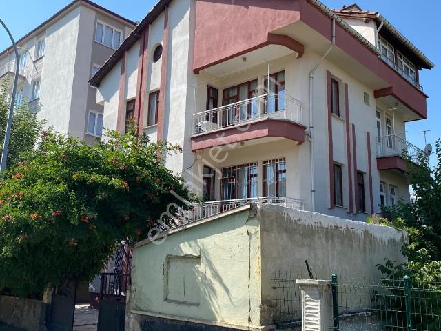 Nasreddinden İstasyonda Satılık Triplex Müstakil