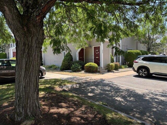 Nassau Dr Unit,springfield, Condo For Sale