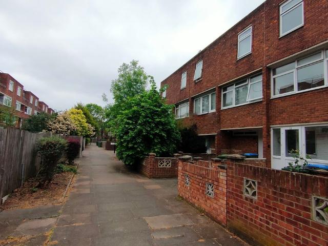 Nassau Path, Thamesmead SE28, 3 bed town house to rent, £2,100 pcm | PrimeLocation