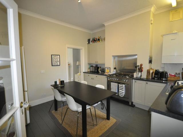 Nassau Road, Barnes SW13, 1 bed flat to rent, £2,850 pcm | PrimeLocation