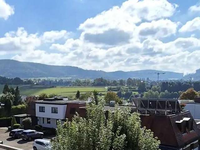 Natur trifft Stadt: Helle, großzügige 2 Zimmer Wohnung mit traumhafter Aussicht in Toplage von Aalen