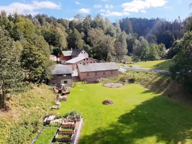 Natur Refugium: 20.000m² Oase für Aussteiger, Familien, Seminare
