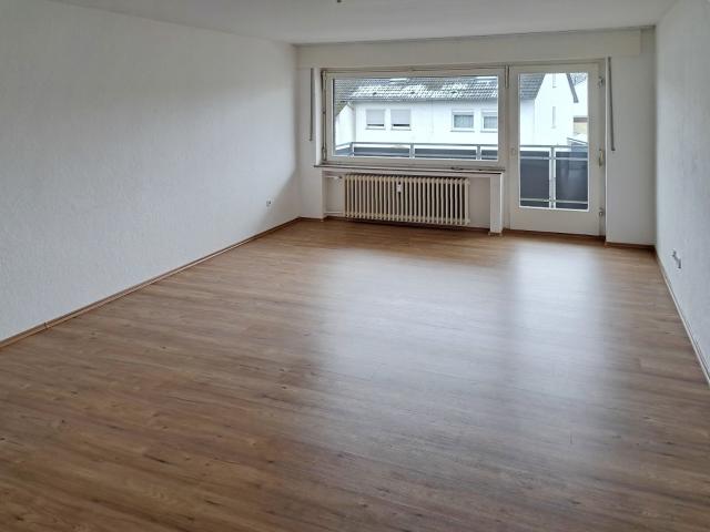 Naturnah und geräumig: Gepflegte 2 Zimmer Wohnung mit Balkon in ruhiger Lage zu vermieten!