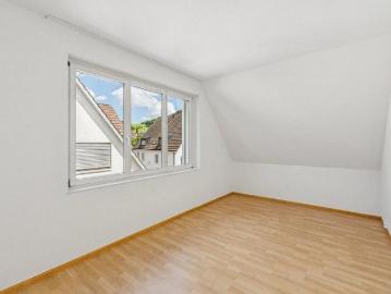 Naturnah wohnen mit besonderem Extra 4.5 Zi.Whg mit eigenem Dachspitz