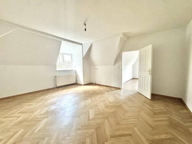 Naturnah wohnen nahe Lainzer Tiergarten – sanierte Dachgeschosswohnung