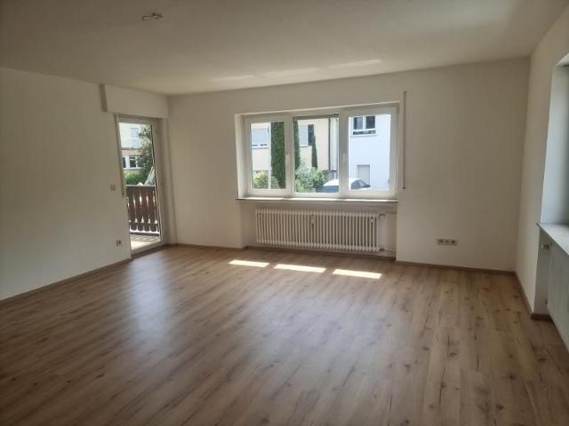 Naturnah, hell und gemütlich! Barrierearme 5 Zimmer EG Wohnung, mit großem Balkon in Alzenau/OT!