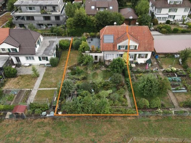 NATURNAH MIT GROSSEM GARTEN