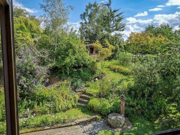 Naturnahe Lage, großer Garten und außergewöhnliches Ambiente