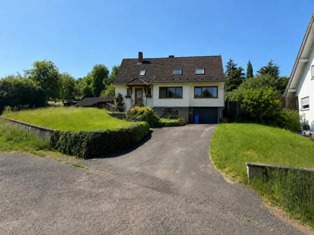 Naturnahes Familienhaus mit Charakter und sehr großzügigem Grundstück Waldrandlage