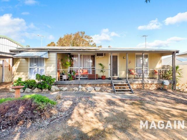 Natural Surroundings and a Relaxed Coastal Lifestyle