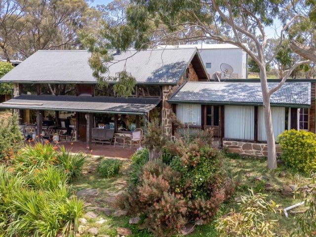 'Natural Springs' | Riverside Rural Retreat on 29.7ha 73.38 Acres