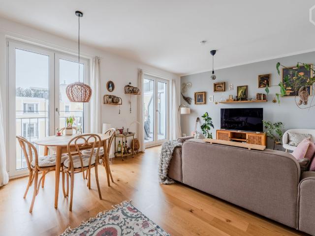 Nature & city vibes: Modern 3 BR penthouse – furnished, new build, 2 balconies, garage space – 1 year term, Berlin Amsterdam Apartments for Rent