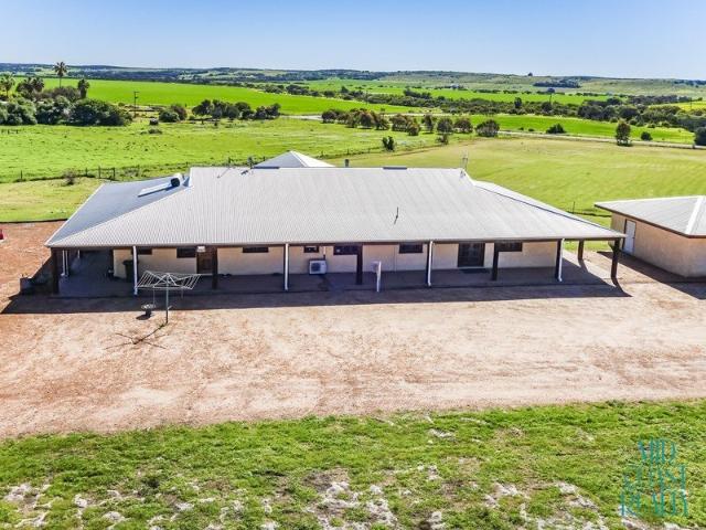 Nature Beckons. A bespoke rural escape designed for quiet living