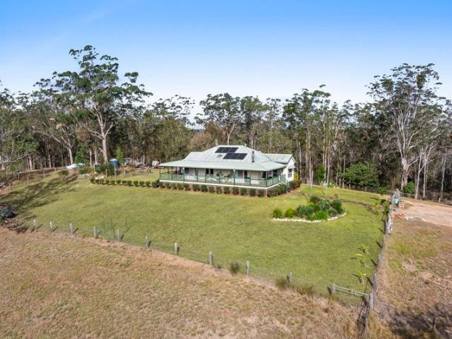 Nature Lovers Lifestyle Acreage At Geham