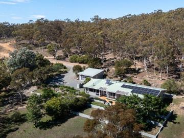 Bywong, Yass Valley, Victoria - Equipped kitchen