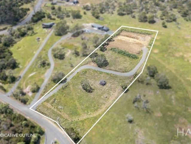 Nature, Privacy, and Lifestyle in One Rare Parcel
