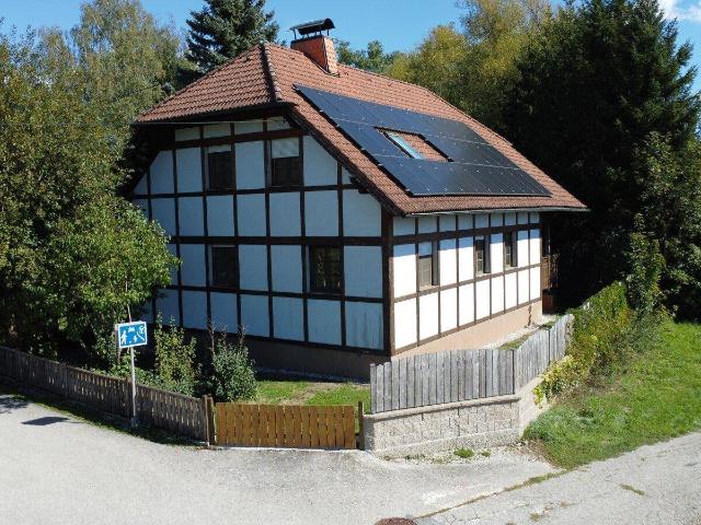 Natürlich gebaut, außergewöhnlich gedacht Wohnen für Individualisten in Neuhofen
