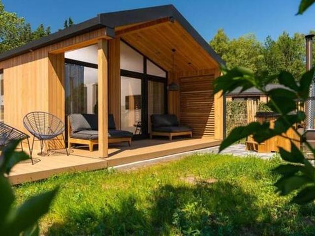 Naturlodge mit privatem Whirlpool