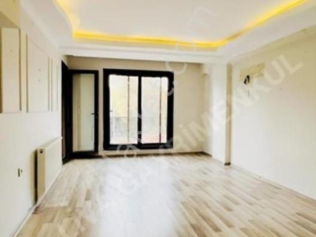 Nato Kavşağında Kiralık 2+1 Daire 85m² Çift Balkonlu