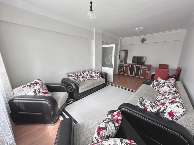 Natoyolu Cadde Yakını Ön Cephede Balkonlu Eşyalı 3+1 Kiralık