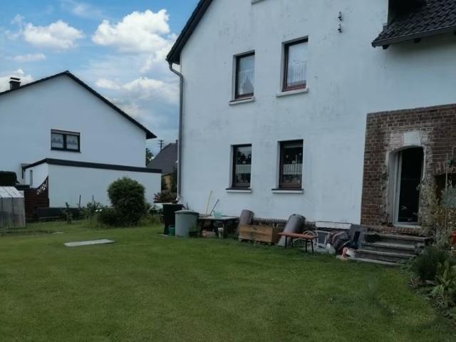 Nauroth, EFH + Nebengeb