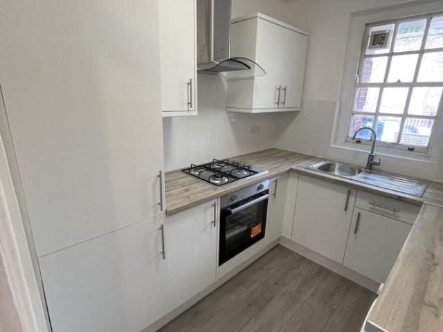 Naval House, Naval Row, Poplar E14, 3 bed flat to rent, £2,650 pcm | PrimeLocation
