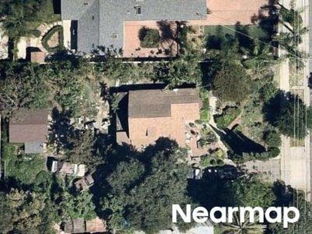 Navarro Ave