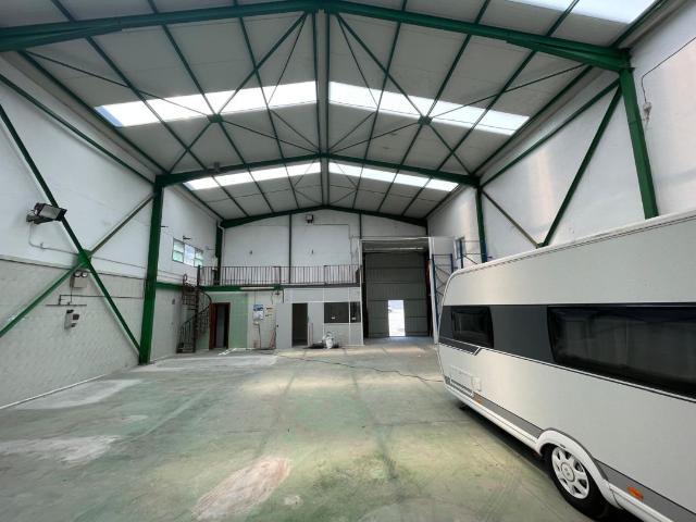 Nave de esquina en alquiler de 232m2, sita en Usurbil Polígono Ugaldea