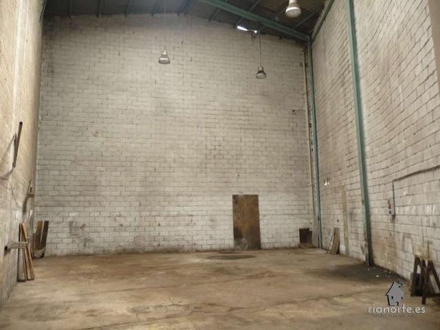 Nave en alquiler en la zona de la ría