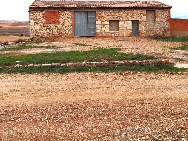 Nave en venta. CELADAS