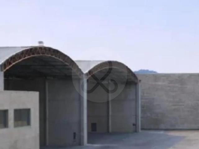 Nave Industrial con Bodegas ? 6,900 m? disponibles