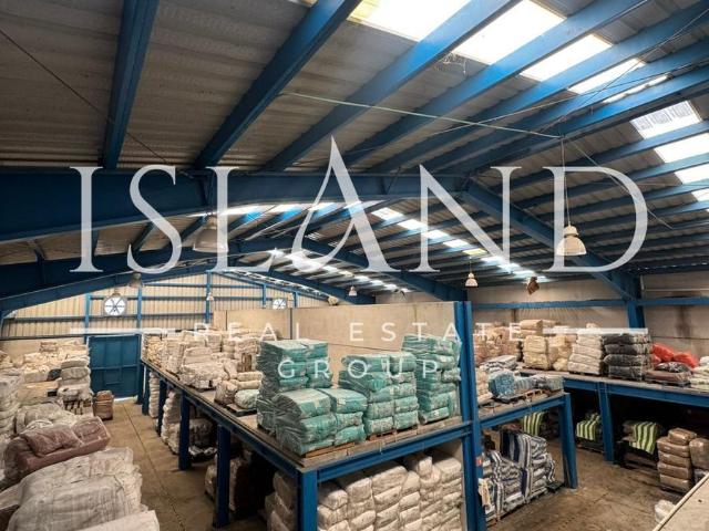Nave Industrial de 1,385 m2 en RENTA Y VENTA en Canc?n