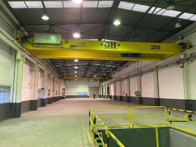 Nave industrial en Elgoibar junto al mercadona, con puente grúa de 25Tn y otro de 3,2Tn.